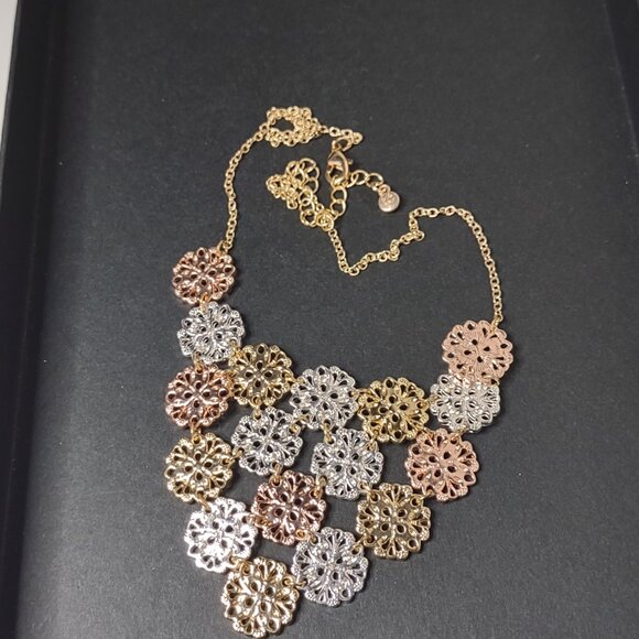 19 Inch Multi Tone Liz Claiborne Necklace - Picture 2 of 8